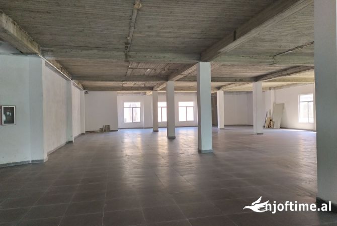 Dyqan Open Space Tek Flag Ship