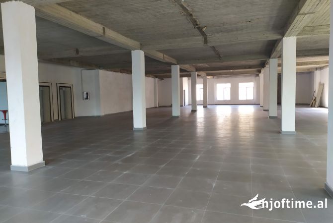 Ambient biznesi me qera 1+1 ne Durres - 3,365 Euro