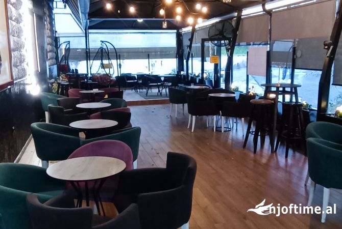 Ambient biznesi me qera 2+1 ne Tirane - 805 Euro