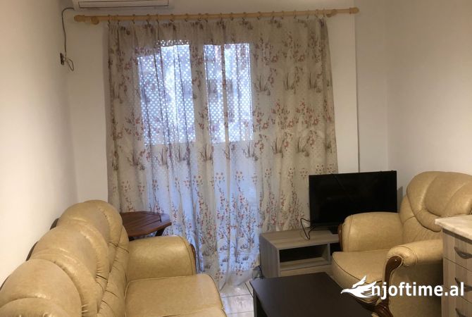 Shtepi me qera 1+1 ne Tirane - 40,000 Leke