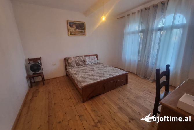 Shtepi me qera 2+1 ne Tirane - 500 Euro