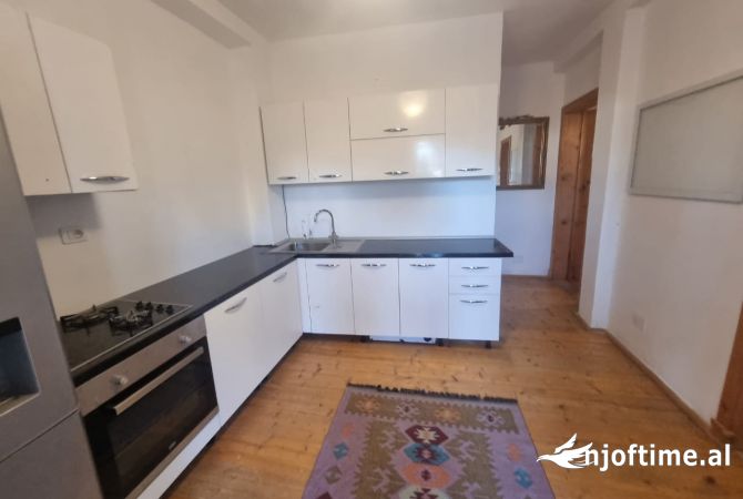 Shtepi me qera 2+1 ne Tirane - 500 Euro