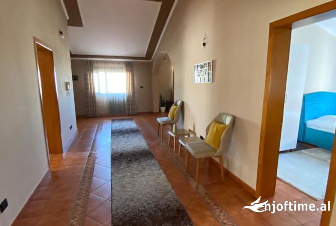 Shtepi me qera 5+1 ne Durres - 400 Euro