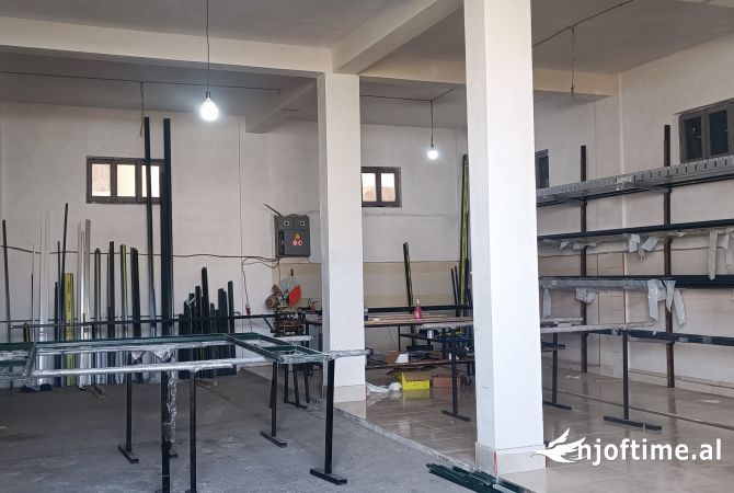 Magazina dhe Zyra Ne Shkozet