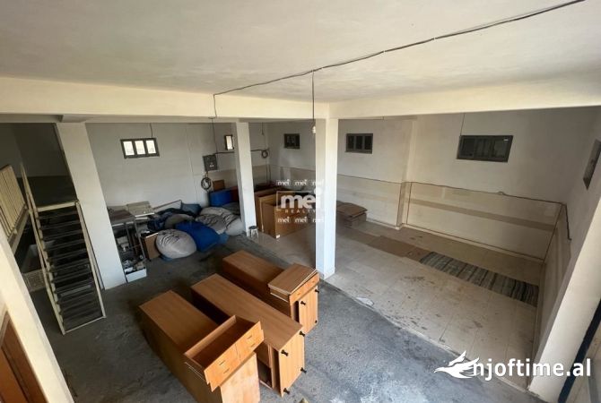 Ambient biznesi me qera 3+1 ne Durres - 700 Euro