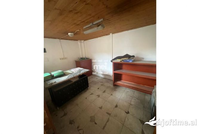 Ambient biznesi me qera 3+1 ne Durres - 700 Euro