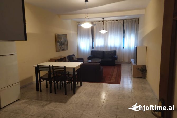Shtepi me qera 2+1 ne Tirane - 55,000 Leke
