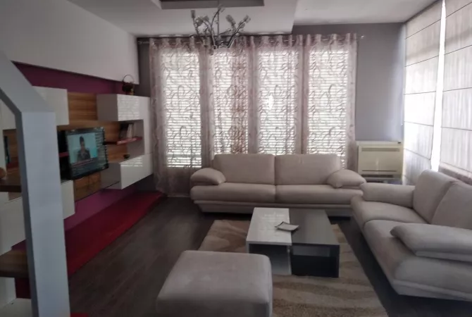 Shtepi me qera 2+1 ne Tirane - 750 Euro