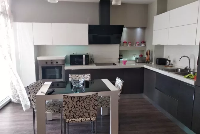 Shtepi me qera 2+1 ne Tirane - 750 Euro