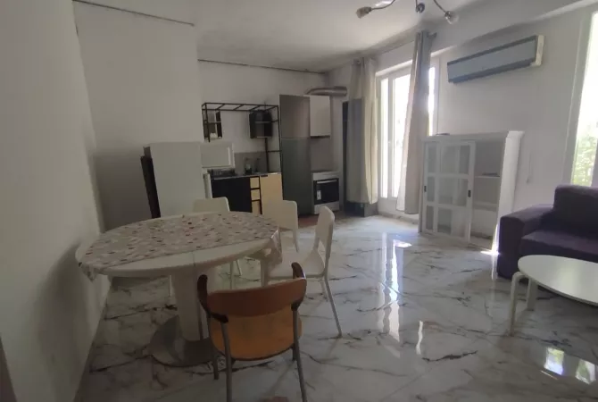 Shtepi me qera 2+1 ne Tirane - 47,000 Leke