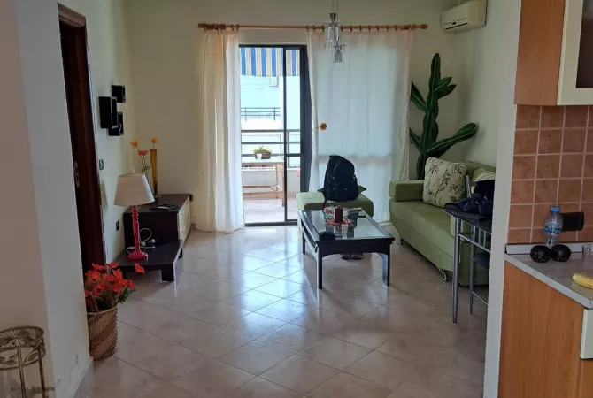 Shtepi ne shitje Apartament ne Durres, 1+1, Mobilimi E mobiluar, Pagesa 90,000  Euro.