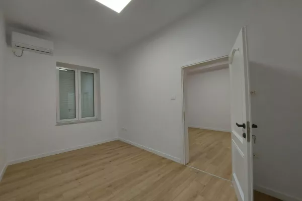Business Property for Rent 3+1 in Tirana - 700 Euro
