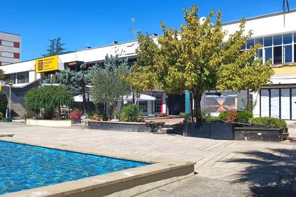 Business Property for Rent 1+1 in Tirana - 2,565 Euro