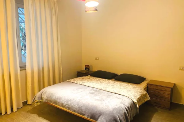 Shtepi ne shitje Apartament ne Tirane, 2+1, Mobilimi E mobiluar, Pagesa 238,000  Euro.