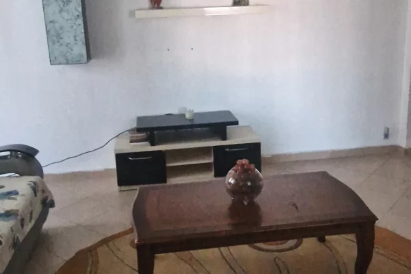 Shtepi me qera 2+1 ne Tirane - 40,000 Leke