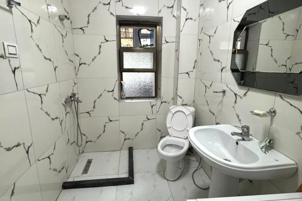 Shtepi me qera Apartament ne Tirane, 1+1, Mobilimi E mobiluar, Pagesa 48,000  Leke.