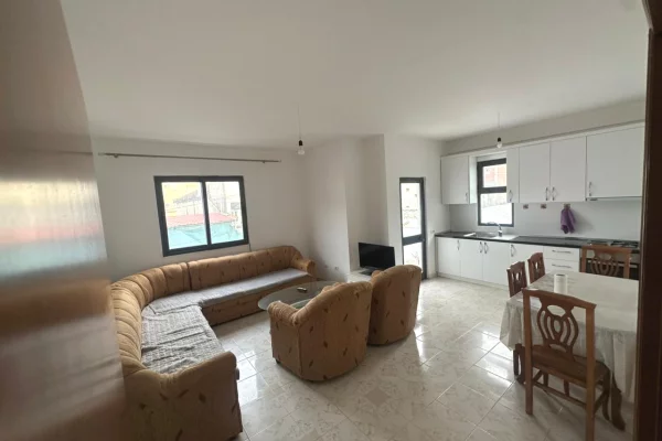 Shtepi me qera 2+1 ne Durres - 40,000 Leke