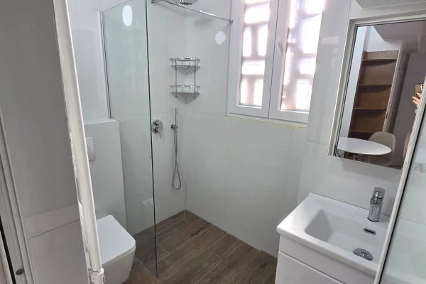 Shtepi me qera Apartament ne Tirane, Garsoniere, Mobilimi E mobiluar, Pagesa 500  Euro.