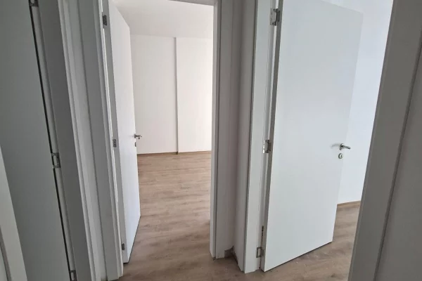 Shtepi ne shitje Apartament ne Tirane, 2+1, Mobilimi Bosh, pa mobiluar, Pagesa 190,000  Euro.
