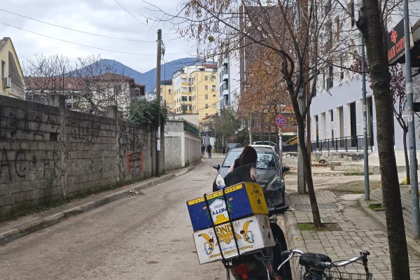 Ambient biznesi ne shitje 4+1 ne Tirane - 15,000 Euro