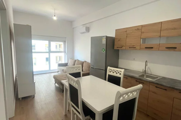 Shtepi me qera Apartament ne Tirane, 1+1, Mobilimi E mobiluar, Pagesa 40,000  Leke.