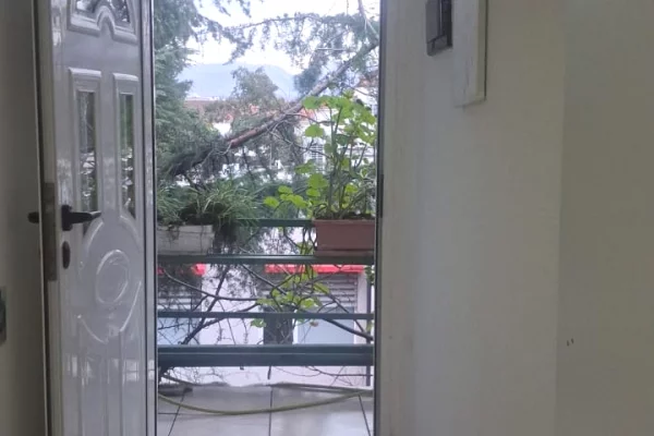 Shtepi me qera Apartament ne Tirane, Garsoniere, Mobilimi E mobiluar, Pagesa 30,000  Leke.