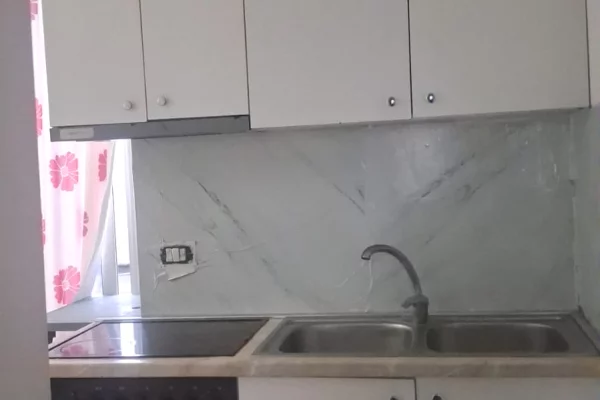 Garsoniere tek Spitali Ushtarak