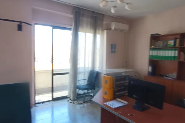 Zyra Me Qera Tek Downtown One