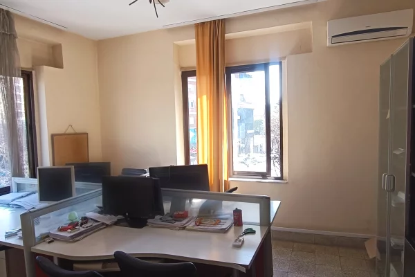Ambient biznesi me qera 3+1 ne Tirane - 750 Euro