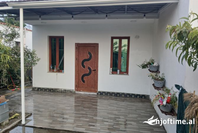 Shtepi me qera 1+1 ne Durres - 280 Euro