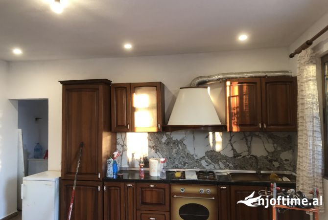 Shtepi me qera 1+1 ne Durres - 250 Euro
