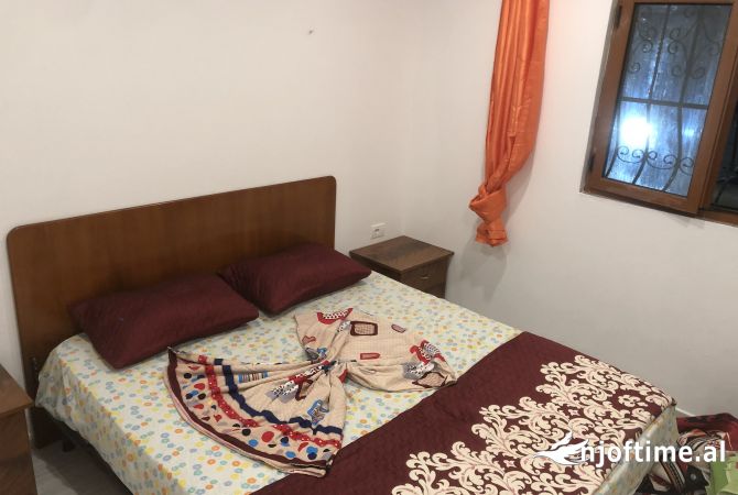 Shtepi me qera Shtepi Private ne Durres, 1+1, Mobilimi E mobiluar, Pagesa 250  Euro.