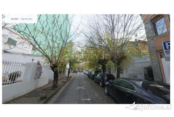 Ambient biznesi me qera 2+1 ne Tirane - 3,500 Euro
