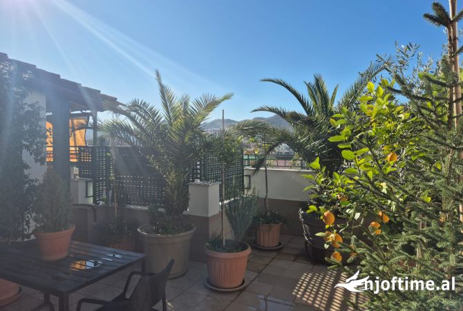 Shtepi ne shitje Penthose(kati i fundit panoramik) ne Tirane, 4+1, Mobilimi Pjeserisht e mobiluar, Pagesa 357,700  Euro.