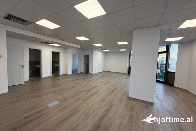 Ambient biznesi me qera 3+1 ne Tirane - 1,500 Euro