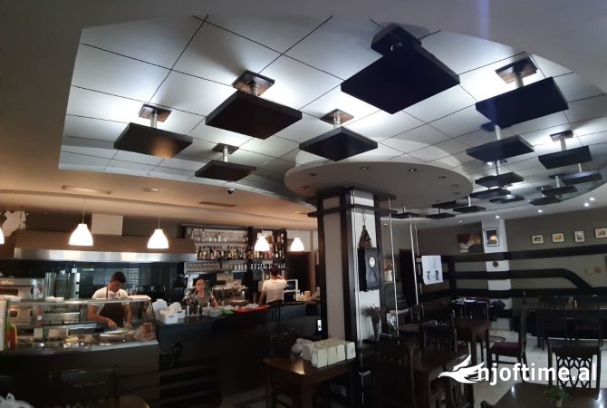 Ambient biznesi me qera 2+1 ne Tirane - 130,000 Leke