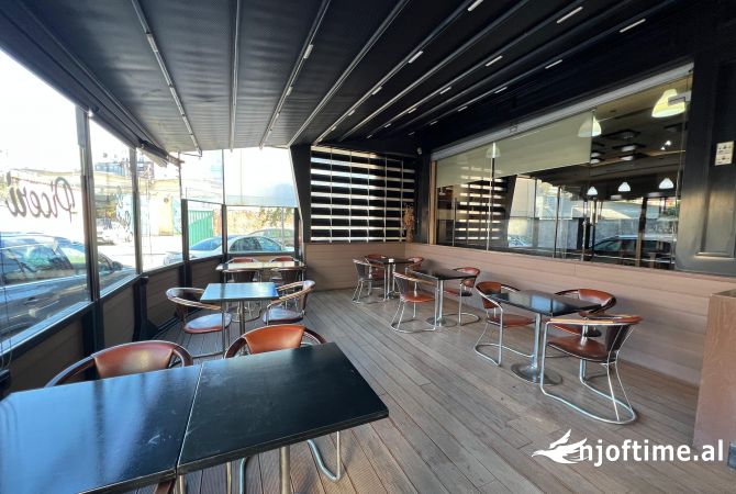 Ambient biznesi me qera 2+1 ne Tirane - 130,000 Leke