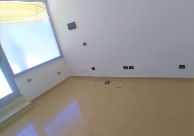 Ambient biznesi ne shitje 3+1 ne Tirane - 26,700 Euro