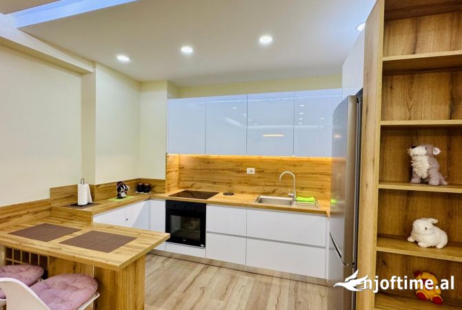 Shtepi me qera Apartament ne Tirane, 1+1, Mobilimi E mobiluar, Pagesa 450  Euro.