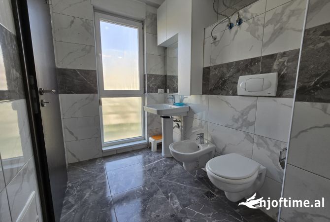 Shtepi me qera Apartament ne Tirane, 2+1, Mobilimi E mobiluar, Pagesa 700  Euro.