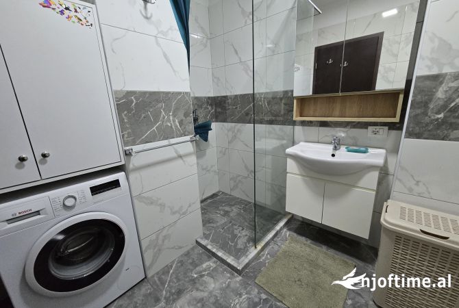 Shtepi me qera Apartament ne Tirane, 2+1, Mobilimi E mobiluar, Pagesa 700  Euro.