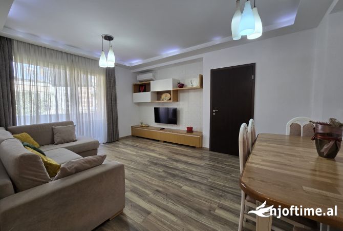 Shtepi me qera 2+1 ne Tirane - 700 Euro
