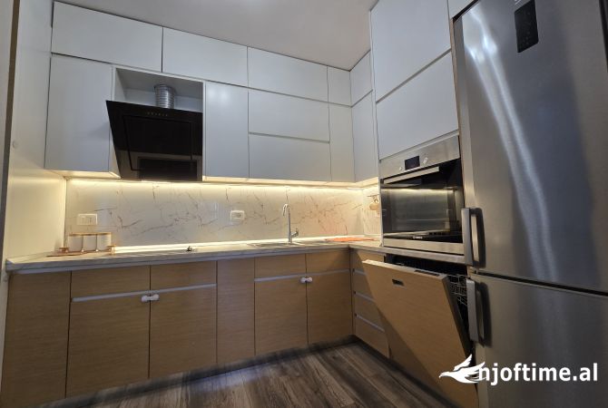 Shtepi me qera Apartament ne Tirane, 2+1, Mobilimi E mobiluar, Pagesa 700  Euro.