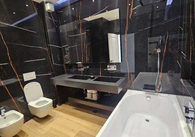 Shtepi ne shitje Apartament ne Tirane, 3+1, Mobilimi E mobiluar, Pagesa 369,000  Euro.