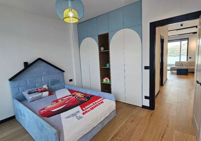 Shtepi ne shitje Apartament ne Tirane, 3+1, Mobilimi E mobiluar, Pagesa 369,000  Euro.