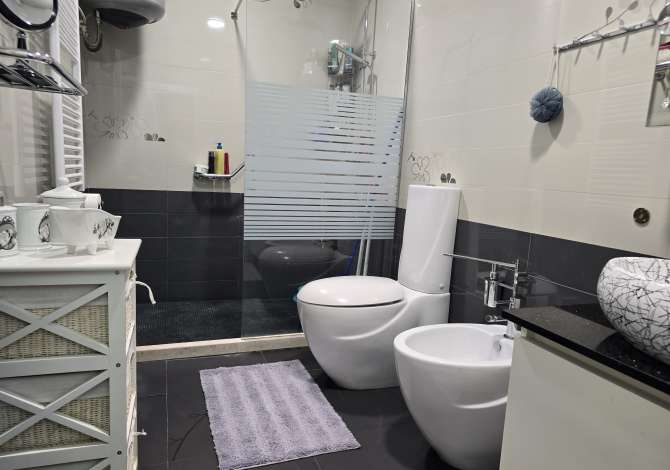 Shtepi me qera Apartament ne Tirane, 2+1, Mobilimi E mobiluar, Pagesa 1,500  Euro.