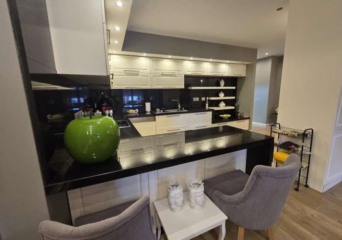 Shtepi me qera Apartament ne Tirane, 2+1, Mobilimi E mobiluar, Pagesa 1,500  Euro.