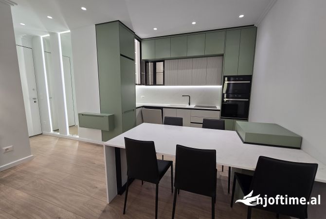 Shtepi me qera 3+1 ne Tirane - 1,800 Euro