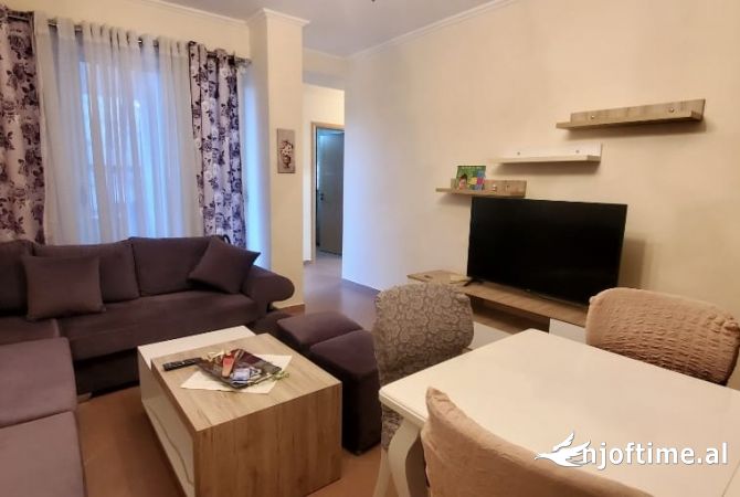 Shtepi me qera 2+1 ne Tirane - 400 Euro