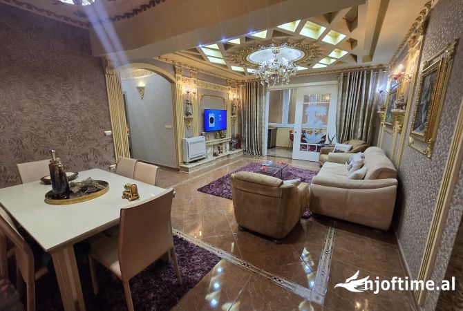 Shtepi ne shitje Apartament ne Tirane, 3+1, Mobilimi E mobiluar, Pagesa 240,000  Euro.